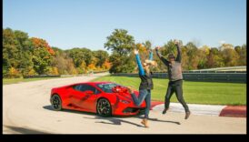 Sfaturi de cadouri supra pasionații de mașini de viteză și plumb supra o Onomastica Îndrăgostiților la falbala 3 Viteză și stil: Sfaturi de cadouri pentru pasionații de mașini pentru o Ziua Îndrăgostiților la volan