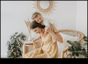 Tiny Treasures: Călătoria parentală timpurie