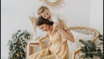 Tiny Treasures: Călătoria parentală timpurie